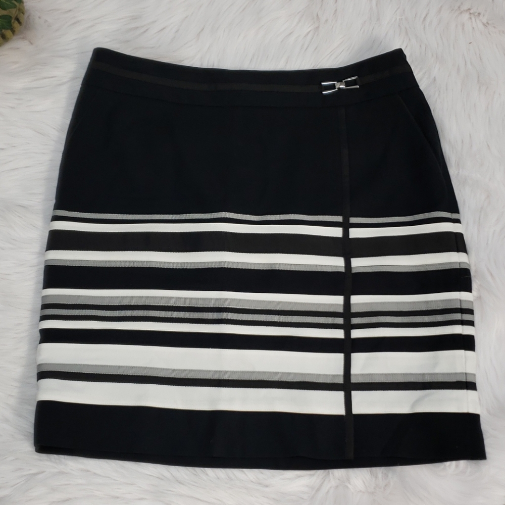White House Black Market Skirt Black Size 8